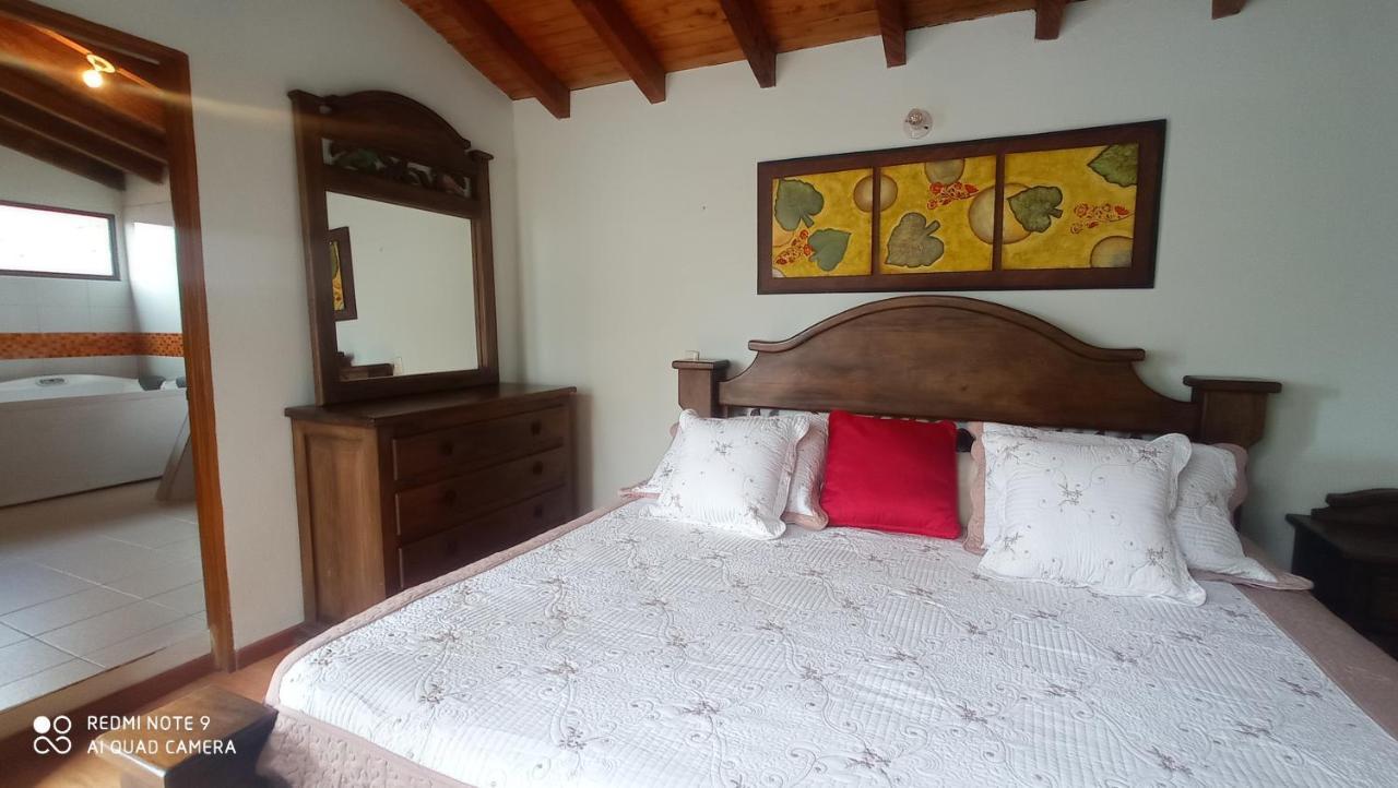 Casa Pastora Coworking Panzió Guatapé Szoba fotó